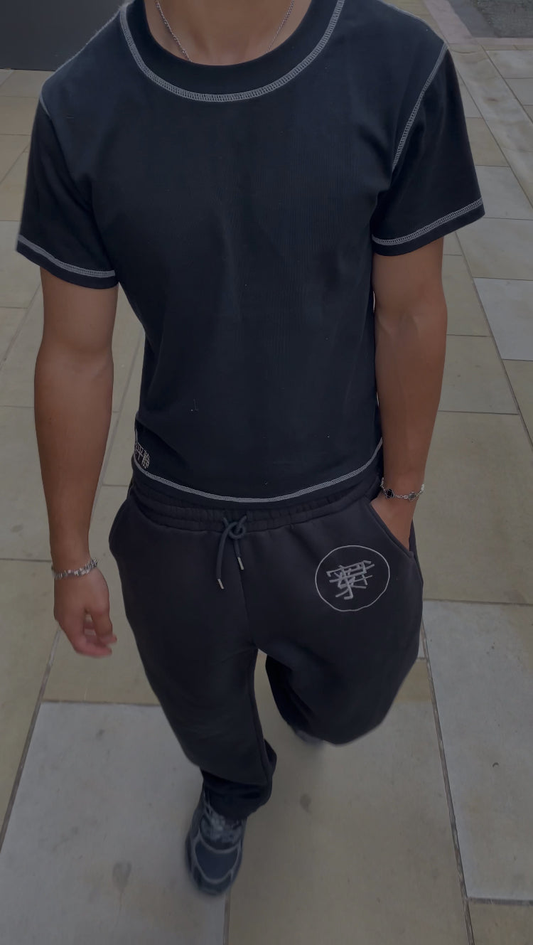 'Double Pocket' Black joggers